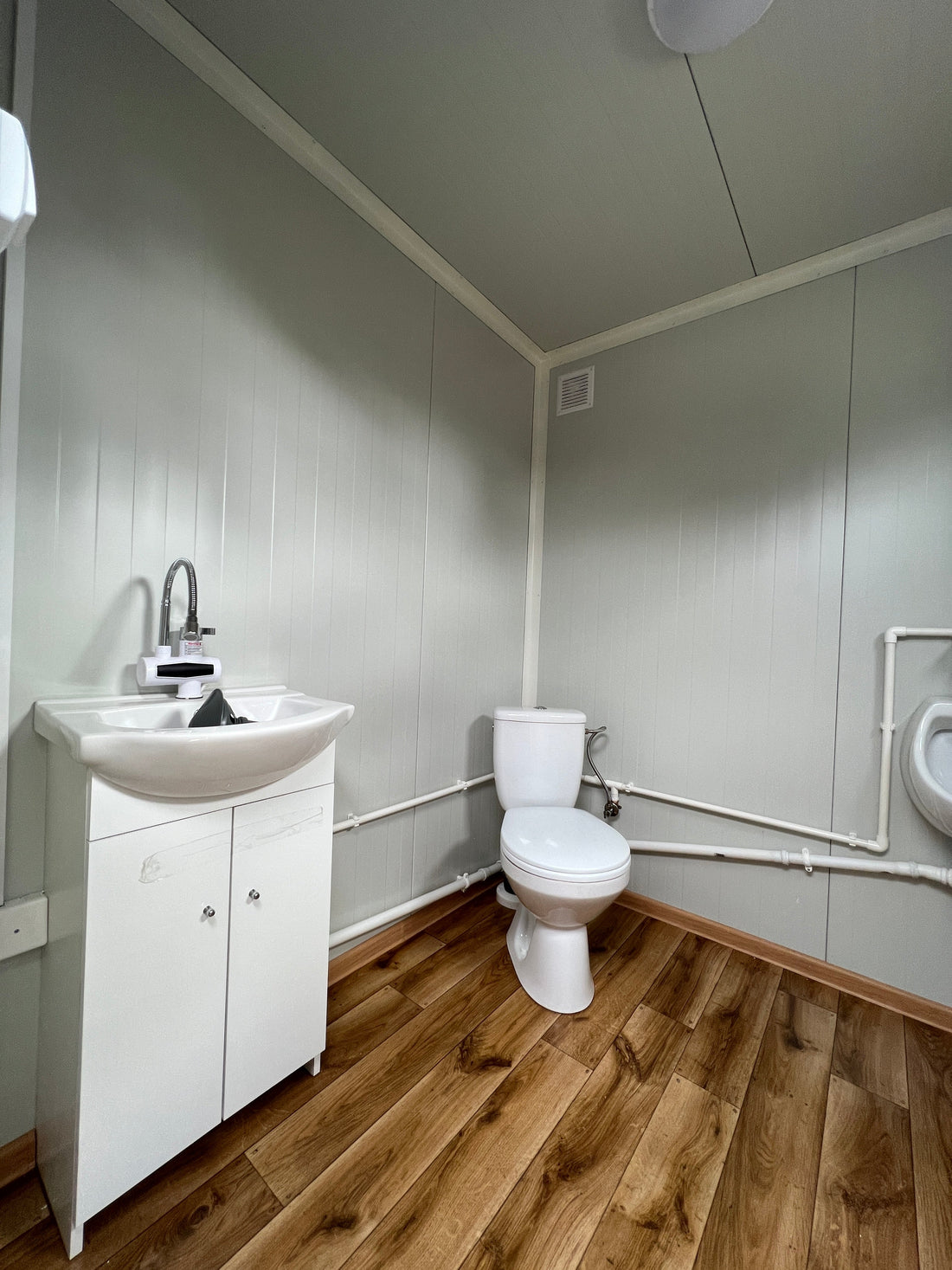 CONTENITORE SANITARIO 2,00 x 2,00 M CON CISTERNA