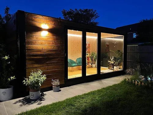 MONOLOCALE CABINA 13,7 M2