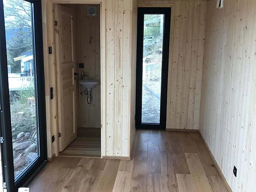 MONOLOCALE CABINA 13,7 M2